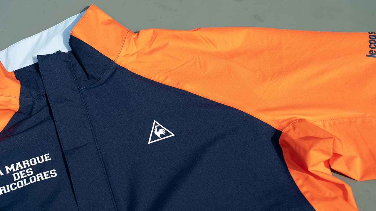 もう のプレーに悩まない 耐 性 ストレッチ性に優れたレインウェアで 梅 のゴルフ を断然快適に