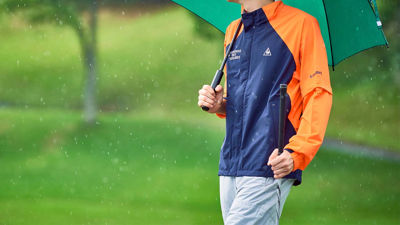 もう のプレーに悩まない 耐 性 ストレッチ性に優れたレインウェアで 梅 のゴルフ を断然快適に