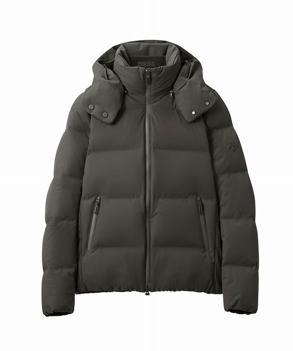 21年秋冬 水沢ダウン デサントの高機能ダウンジャケットが販売開始