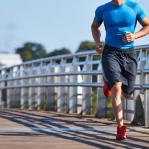 ランニングウェアの選び方は 初心者におすすめの上下セットや人気メンズコーデも紹介 ランニングウェアの選び方は 初心者におすすめの上下セットや人気メンズコーデも紹介