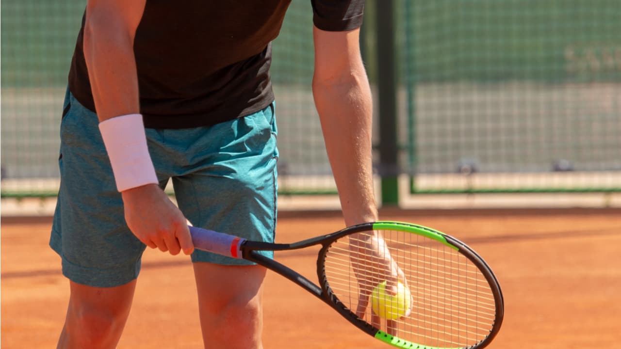 夏のメンズテニスウェアのおしゃれコーデ 着こなしのポイントは