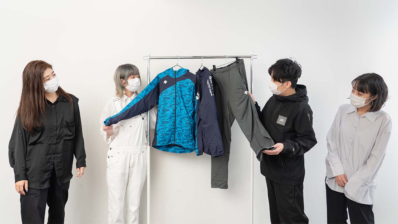 中綿ジャケット Air Thermotion の軽さを身近なものと比較してみた 中綿ジャケット Air Thermotion の軽さを身近なものと比較してみた