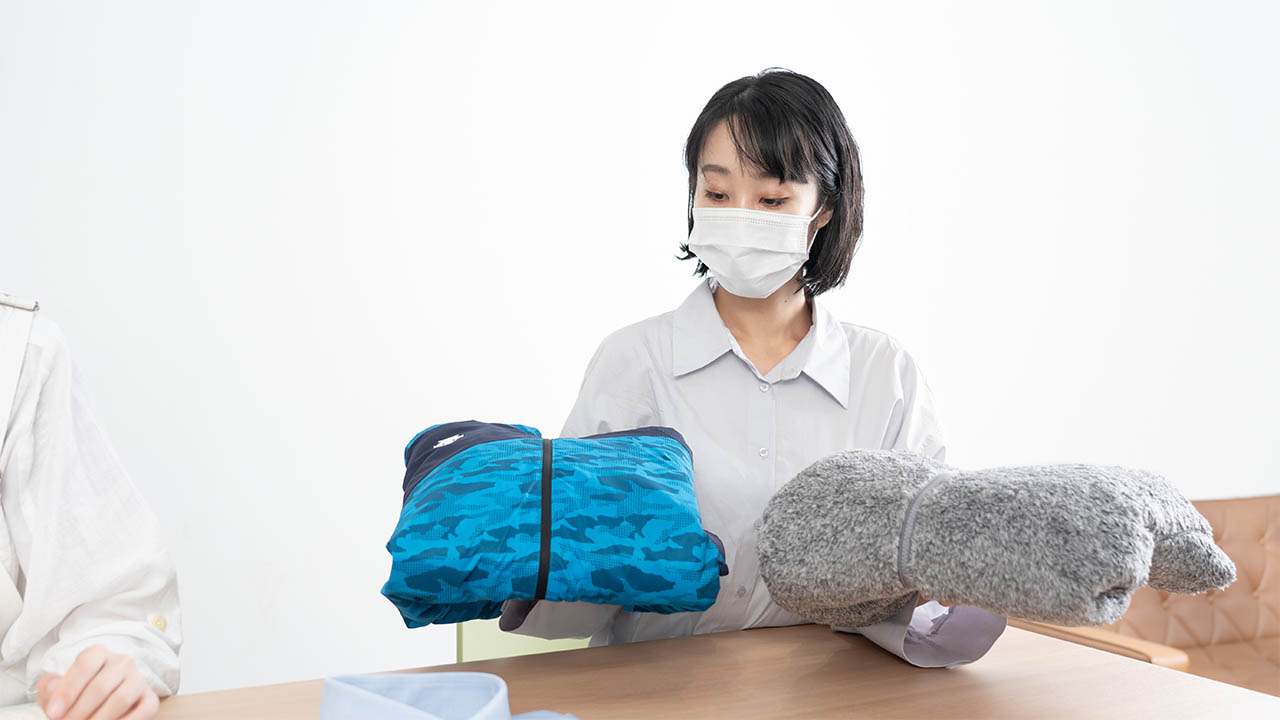 中綿ジャケット Air Thermotion の軽さを身近なものと比較してみた 中綿ジャケット Air Thermotion の軽さを身近なものと比較してみた