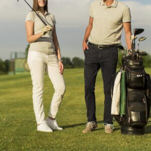 ゴルフウェアのおすすめコーデは 着こなしポイントや服装のルールを初心者向けに解説