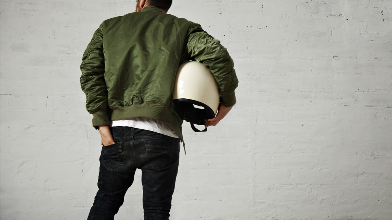 メンズジャケットはどう選ぶ ジャケットをカジュアルに着こなす おすすめメンズコーデ