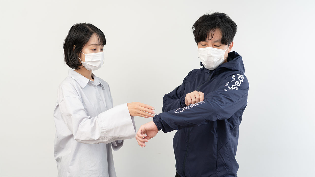 デサントの中わたジャケット「AIR THERMOTION」が軽い！身近な