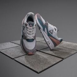 le coq sportif (ルコックスポルティフ)LCS R800