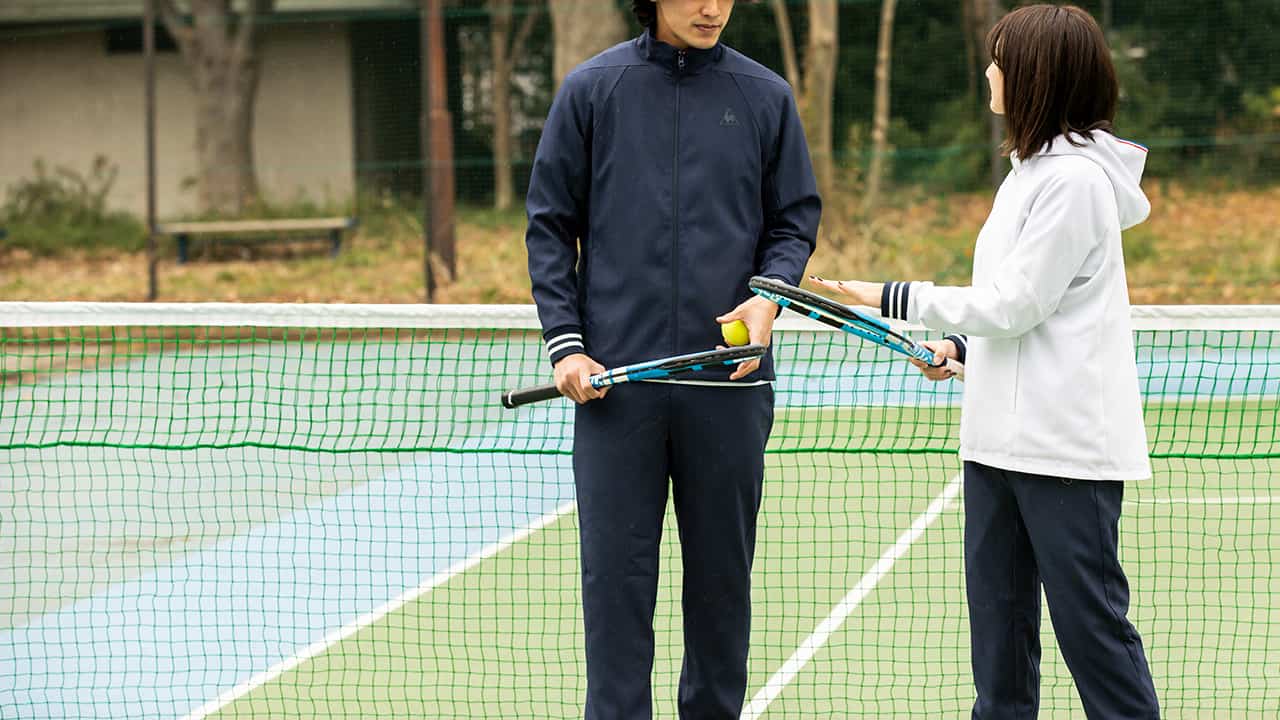 テニスウェアで冬におすすめの服装は？長袖や長ズボンで試合に出られる？