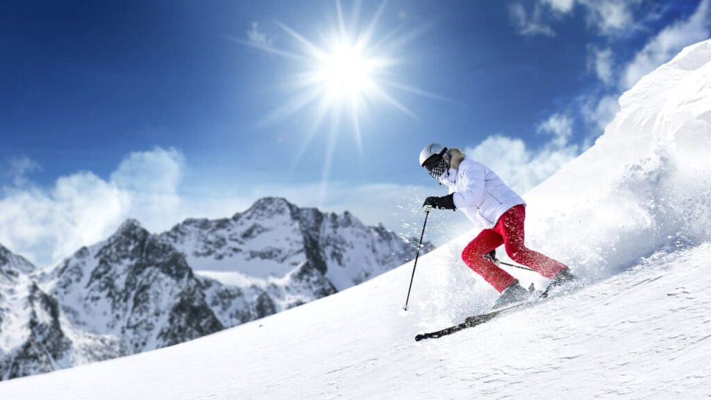 メンズに人気のスキーウェアは 機能的でおしゃれなウェアを選ぼう
