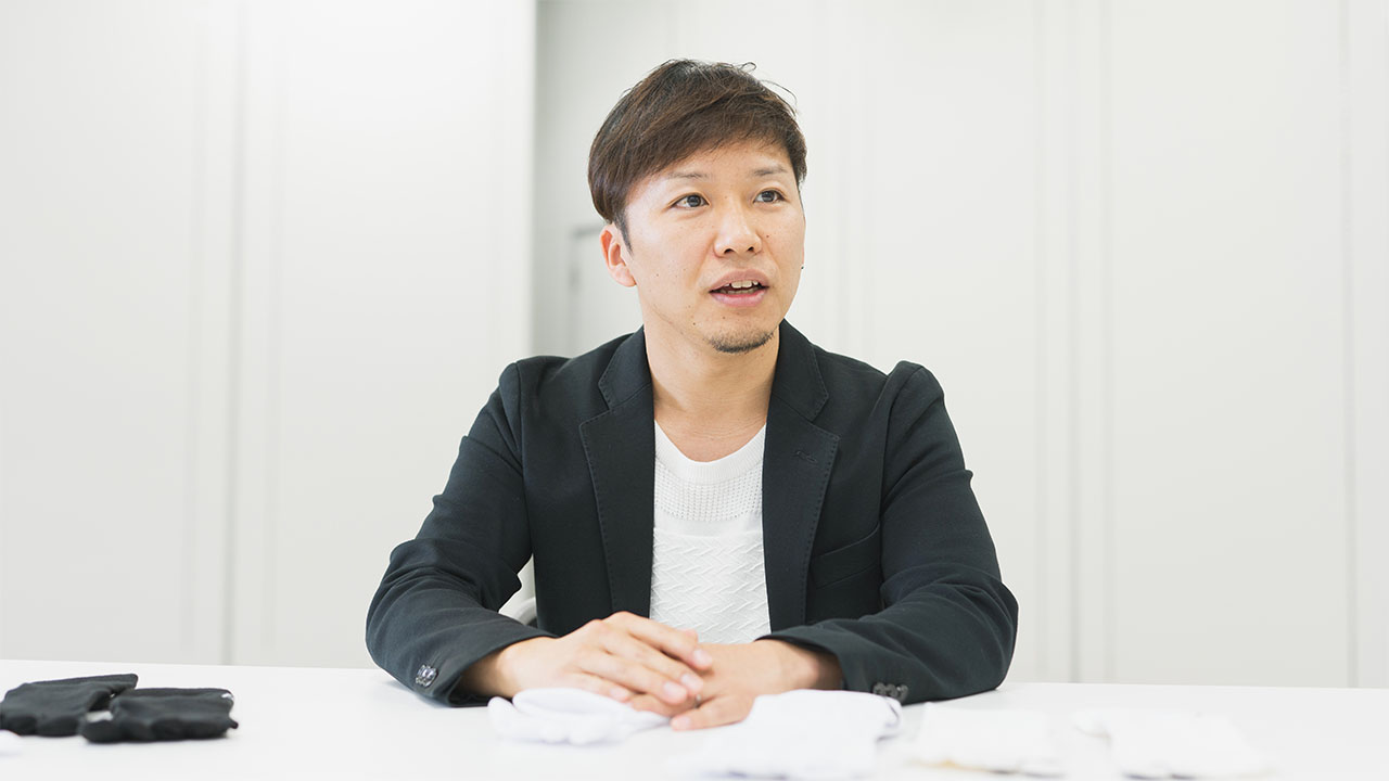 石川祐希選手の 足裏の感覚 と ソックスへのこだわり に応えた5本指ソックス 石川祐希選手の 足裏の感覚 と ソックスへのこだわり に応えた5本指ソックス