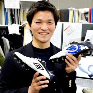 サッカースパイクで重要視すべきはインサイドの感覚!アンブロの最新鋭スパイクの魅力とは