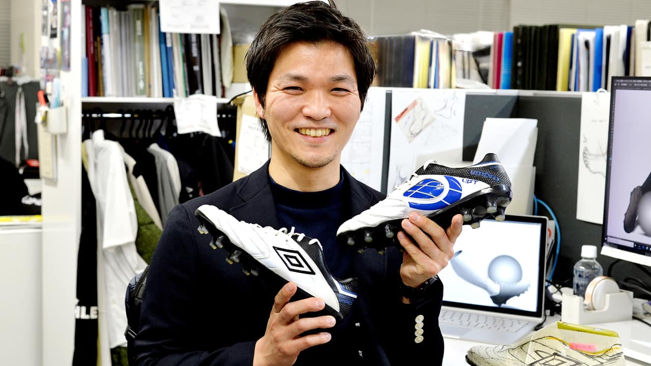 荒波選手　実使用　スパイク サッカースパイクで重要視すべきはインサイドの感覚！アンブロの