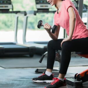 おしゃれなトレーニングウェアを選ぼう 人気の上下セットやインナーの必要性を紹介