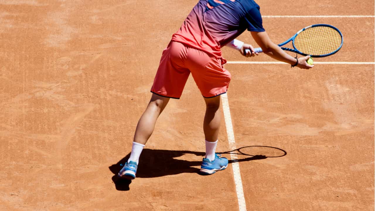 オールコート用テニスシューズの特徴や選び方について解説