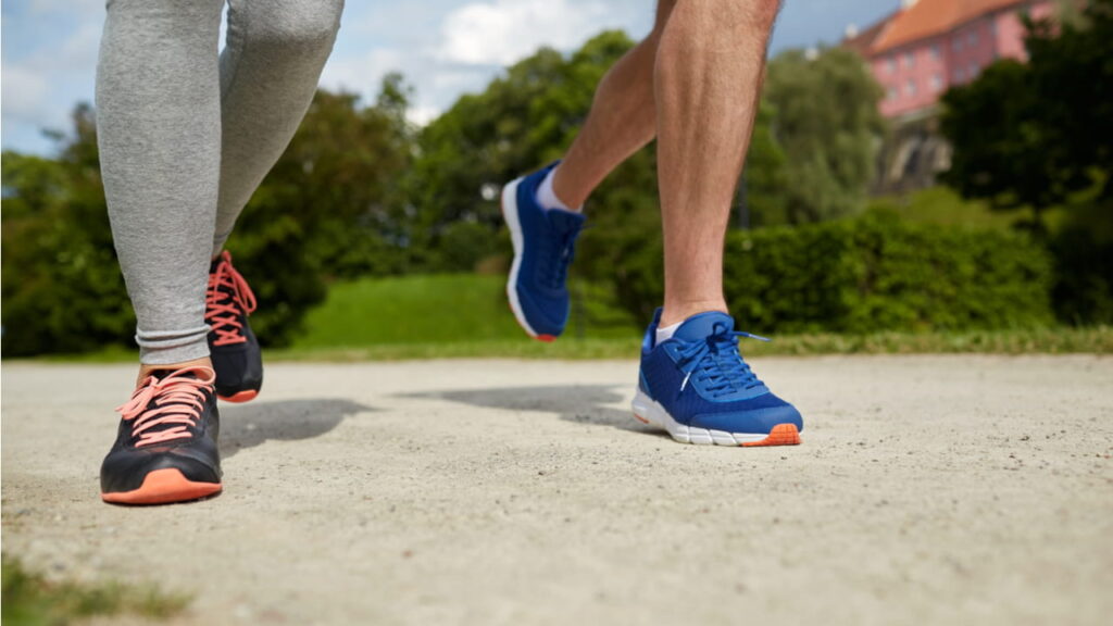 ランニングシューズの寿命と買い替えのタイミングについて解説