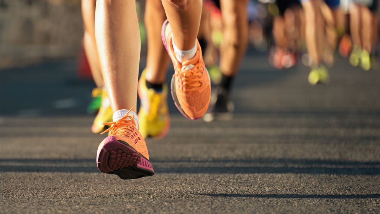おすすめのランニングシューズをシーン別に紹介