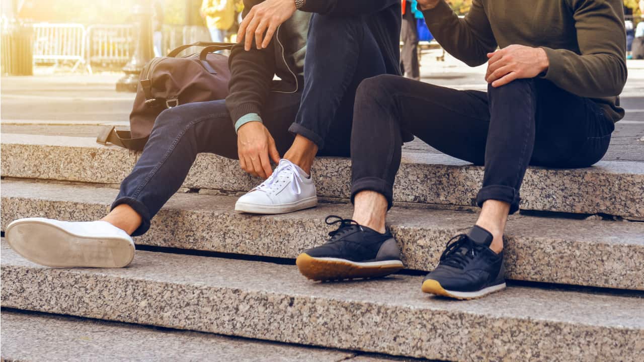 スポーツブランドが展開するスニーカーの特徴や選び方