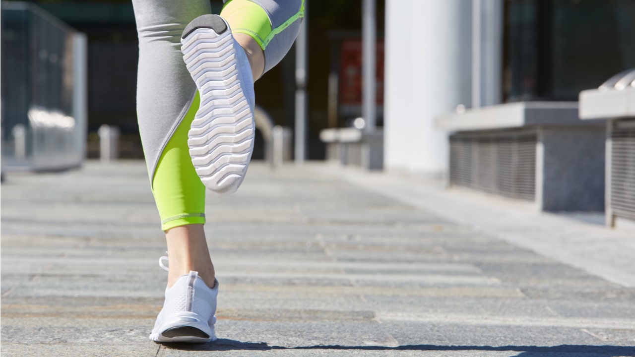 白のランニングシューズがおすすめの理由やコーディネートパターンを紹介 白のランニングシューズがおすすめの理由やコーディネートパターンを紹介