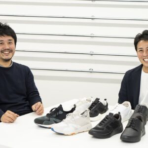 クラフテッドスニーカーが示す“フットウェアの未来像”【シュークリエイター 五宝賢太郎×伊勢丹フロアマネージャー 田畑智康】
