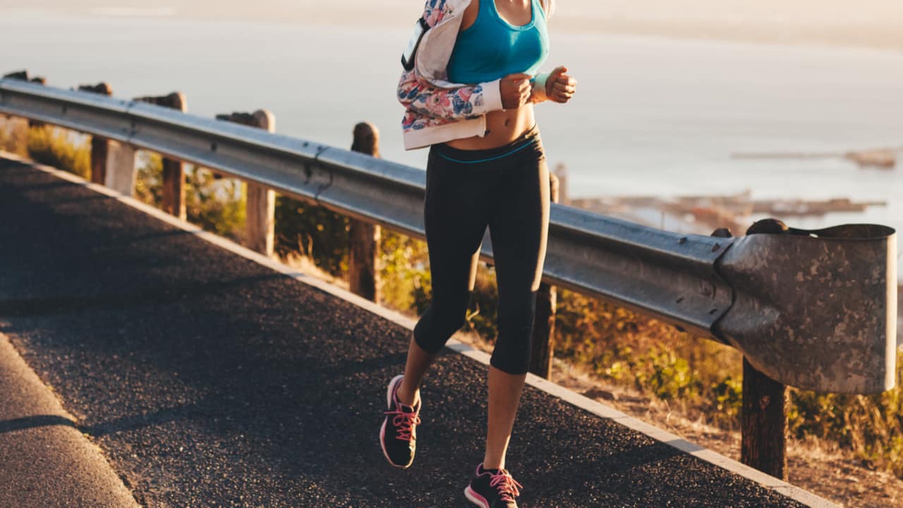夏のランニングウェアとしてパーカーを選ぶメリットや選び方 レディースコーデを紹介 夏のランニングウェアとしてパーカーを選ぶメリットや選び方 レディースコーデを紹介