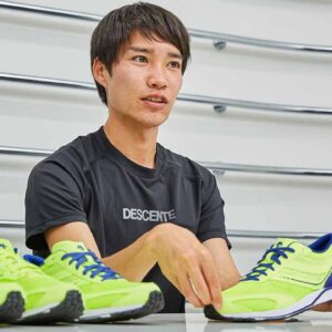 なぜ塩尻和也は「厚底シューズ」を選ばないのか。彼が薄底にこだわる理由は、蹴り出しの感覚