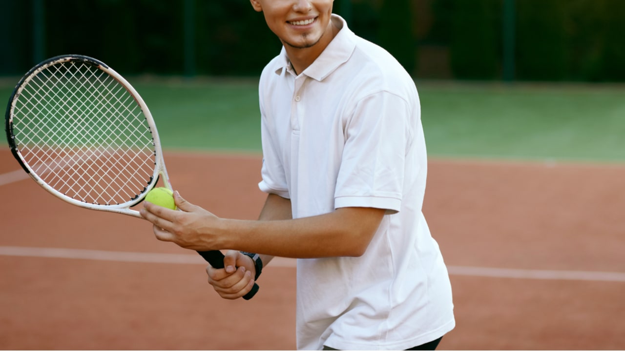 夏のメンズテニスウェアのおしゃれコーデ 着こなしのポイントは