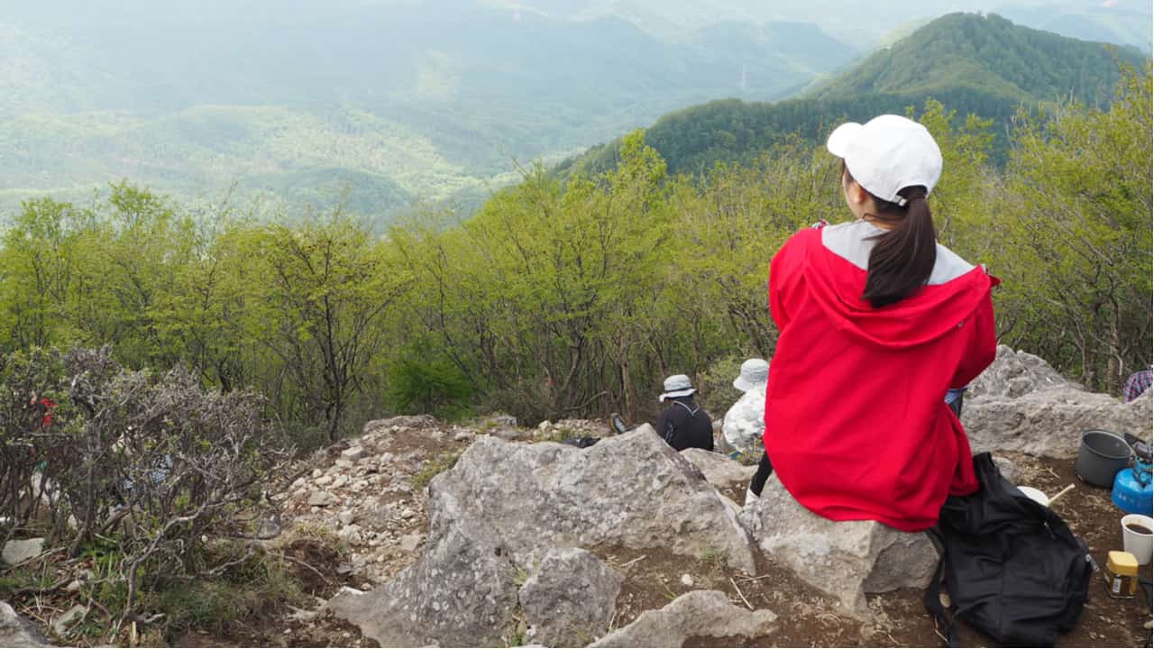 登山に帽子は必要？かぶる目的や種類、注目したい機能を紹介