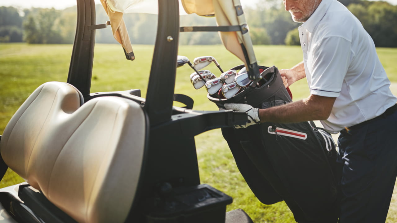 ゴルフバッグをそろえよう 選び方やおすすめのブランド