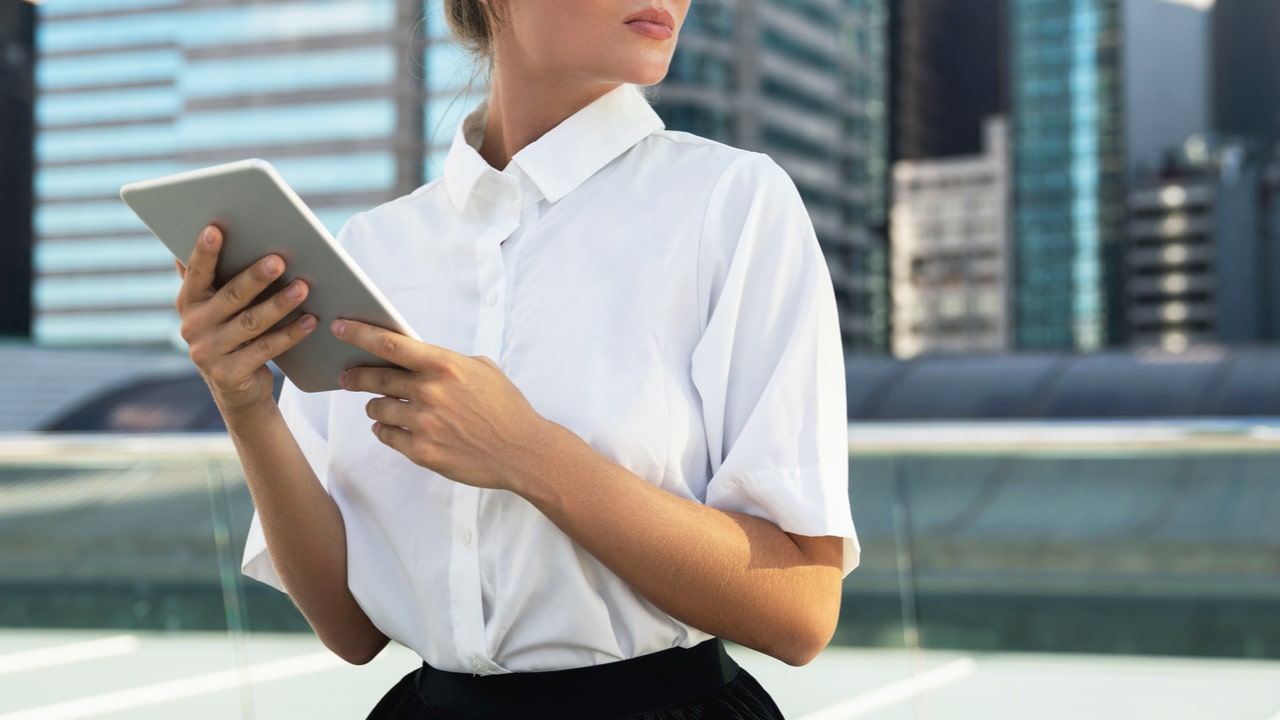 レディース半袖シャツのコーディネートまとめ おしゃれを楽しむコツは