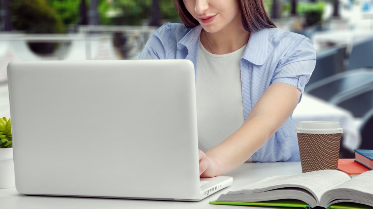 レディース半袖シャツのコーディネートまとめ おしゃれを楽しむコツは