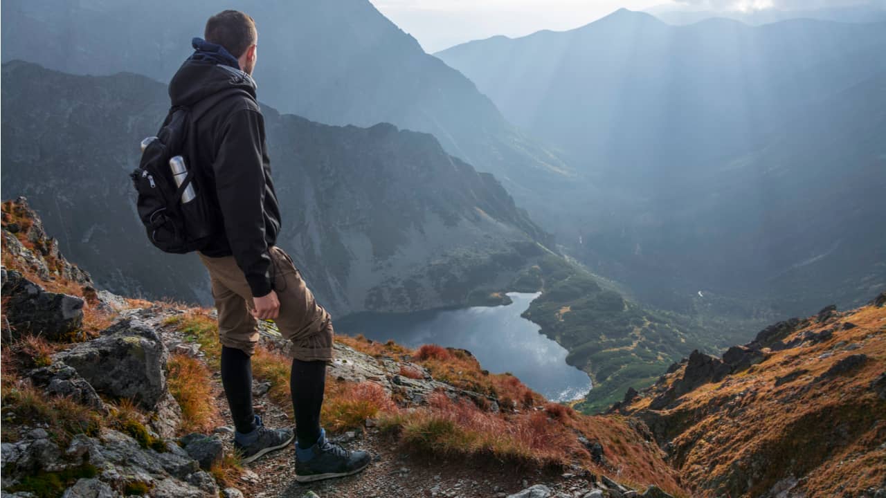 登山ウェアはアウトドアブランドで選ぶのがおすすめ おしゃれな登山コーデも紹介