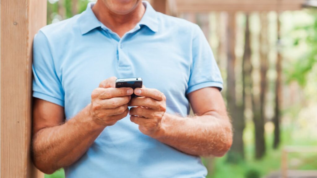 ポロシャツは素材や生地に注目して選ぼう おすすめのブランド コーディネート例も紹介