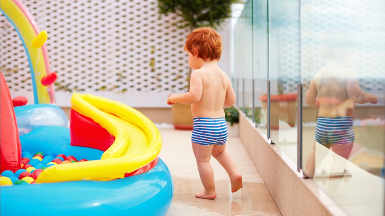 家庭用プールで楽しく遊ぼう 選び方やお手入れ方法 注意点も解説