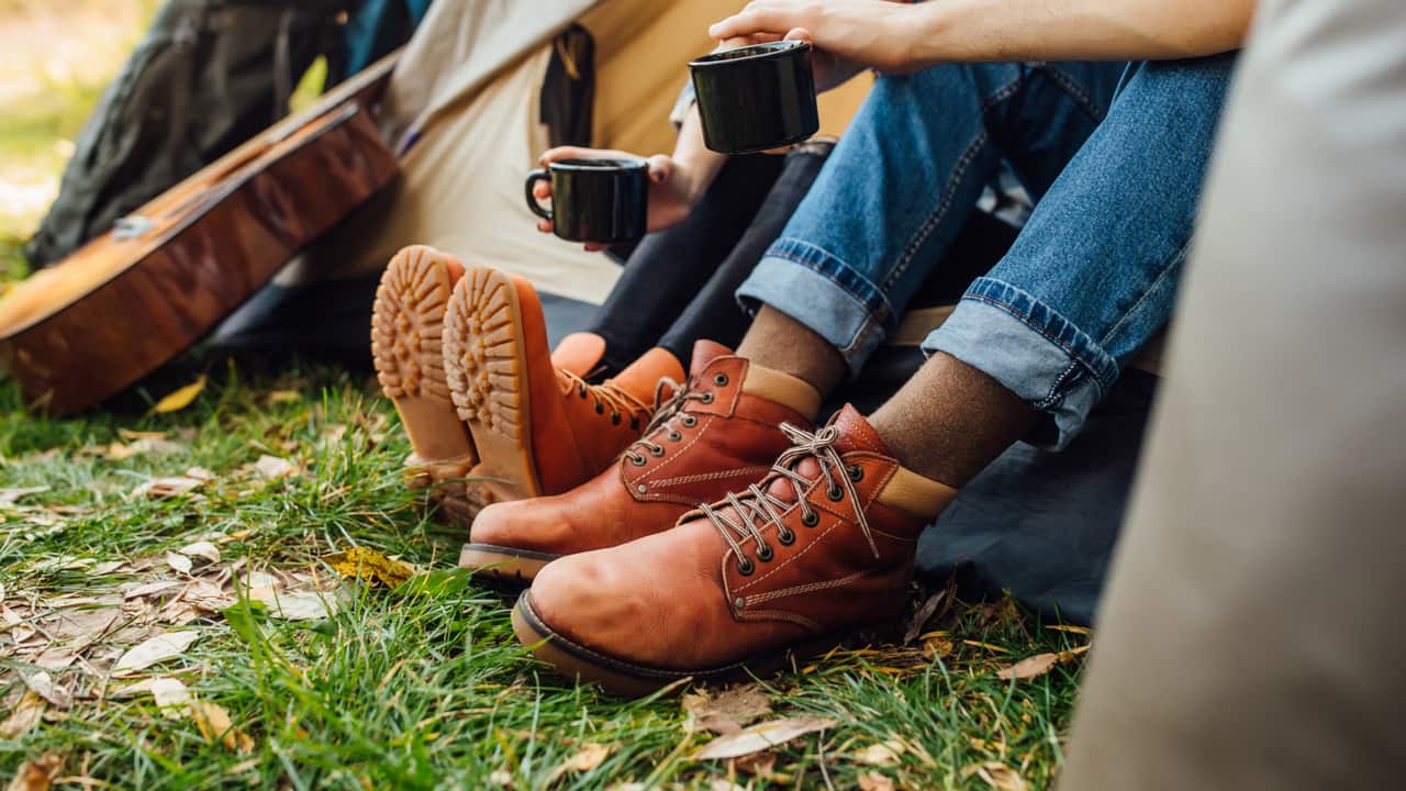 キャンプにおすすめの靴の種類 選び方を紹介