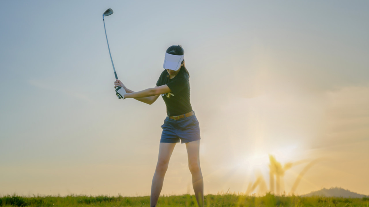 ゴルフの服装に関するマナーや季節別におすすめの服装を紹介