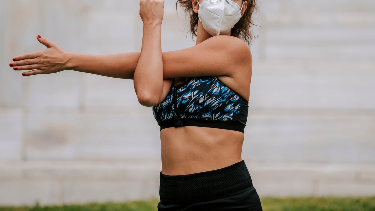 ランニング時にマスクはするべき 効果やメリット 選び方について解説 ランニング時にマスクはするべき 効果やメリット 選び方について解説