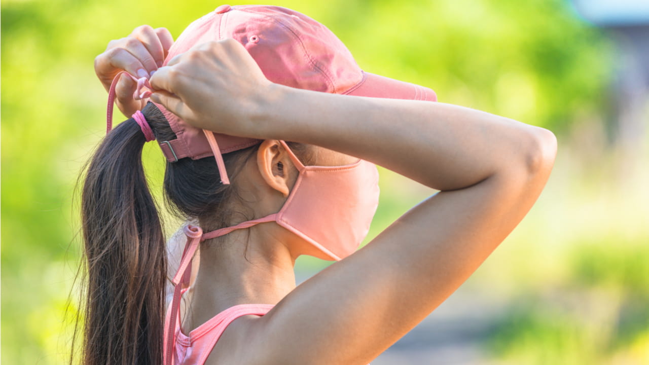 ランニング時にマスクはするべき 効果やメリット 選び方について解説