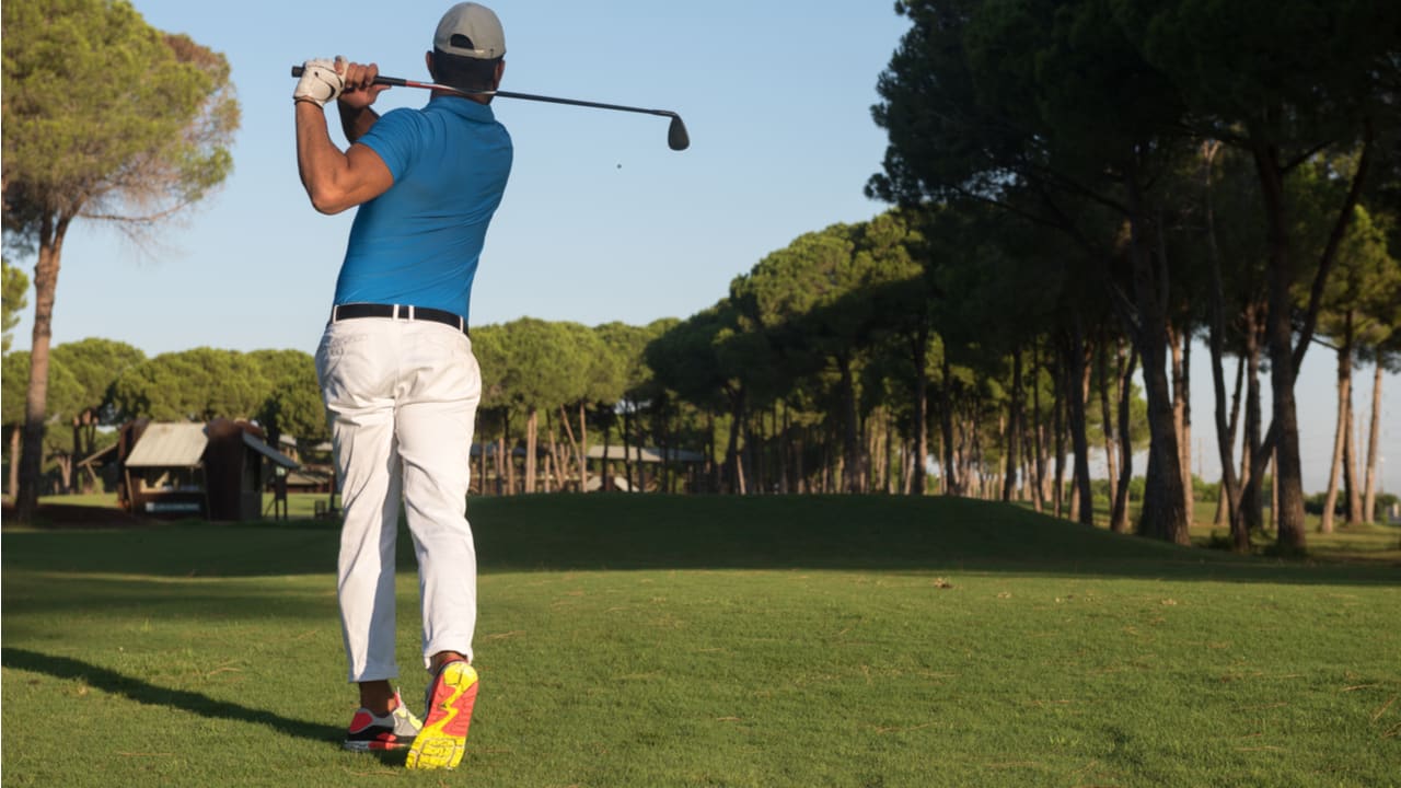 ゴルフの服装に関するマナーや季節別におすすめの服装を紹介