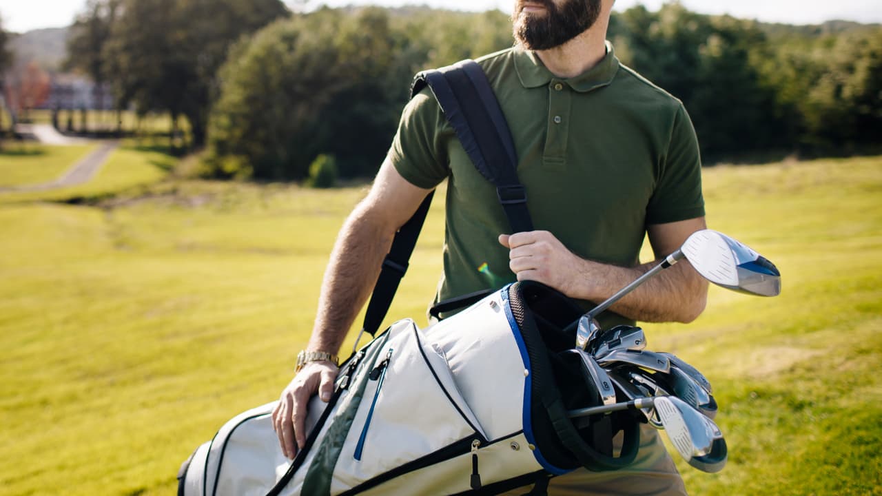 ゴルフの服装に関するマナーや季節別におすすめの服装を紹介