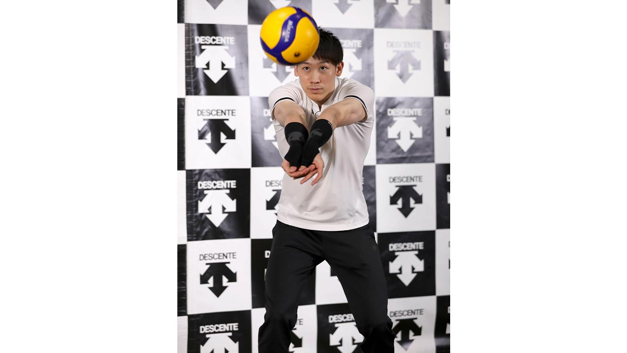 レシーブの時 腕が痛いからやめたい バレーボール小中学生の悩み解決を目指すサポーターとレシーブ練習のコツを石川祐希選手に聞いた