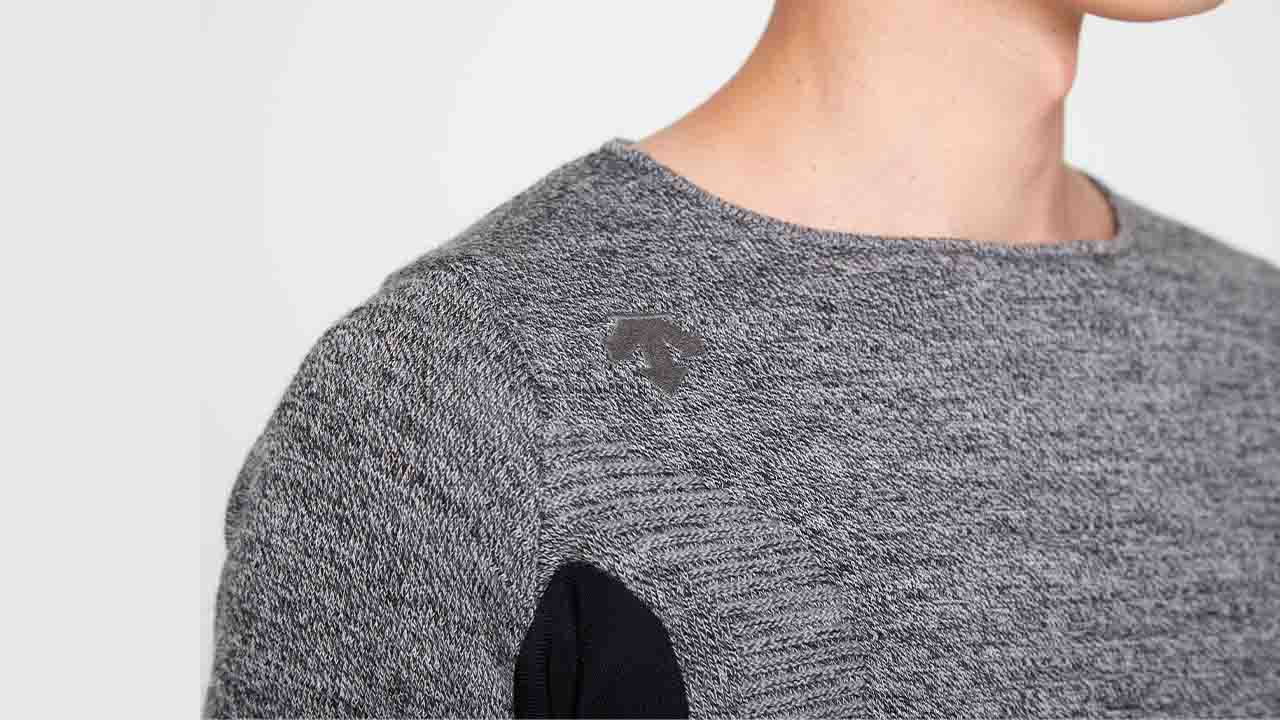 冬のゴルフウェアの新常識！ゴルファーの動きを熟知した左右非対称の