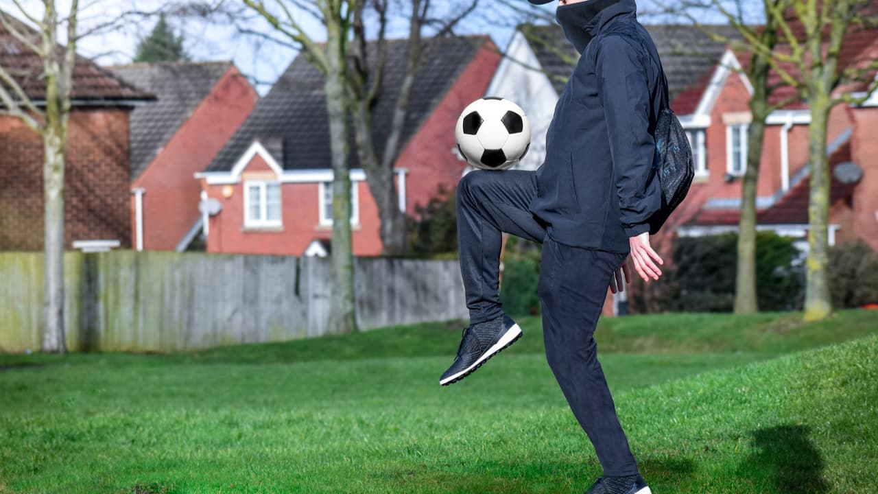 サッカージャージで人気のタイプやおすすめブランドを紹介