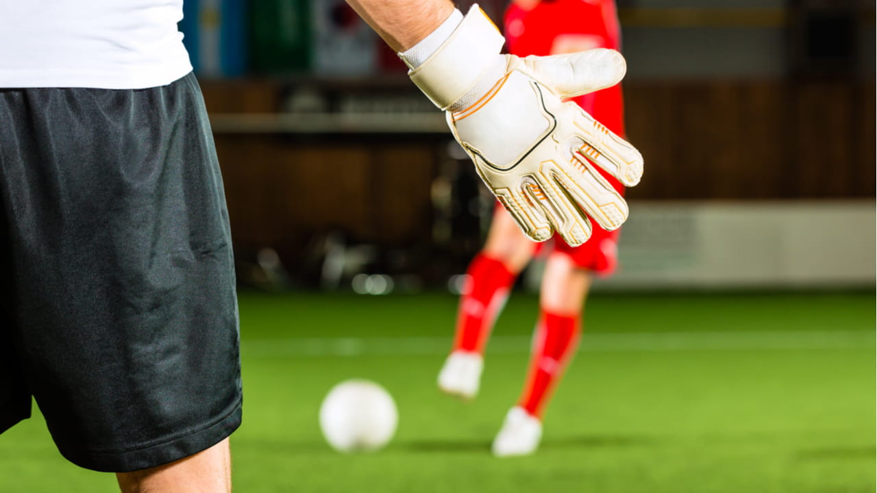 サッカー用手袋にはどんなメリットがある 選び方とおすすめブランドを紹介