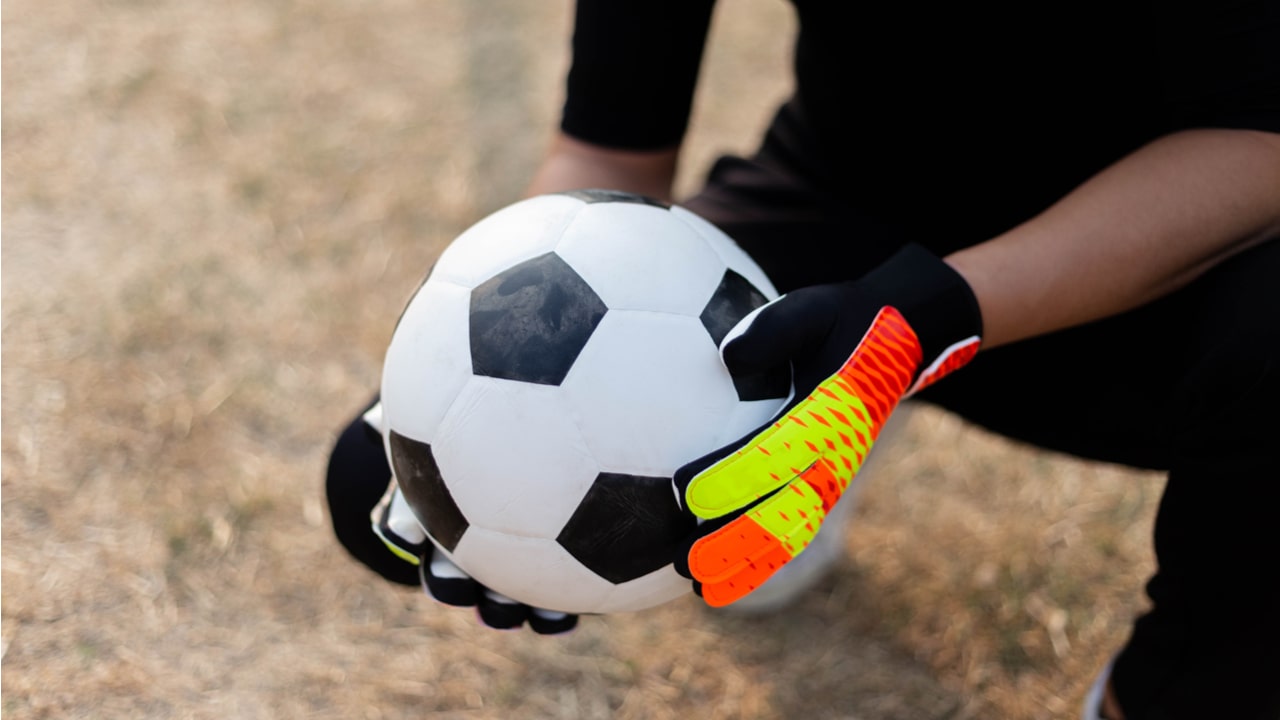 サッカー用手袋にはどんなメリットがある 選び方とおすすめブランドを紹介