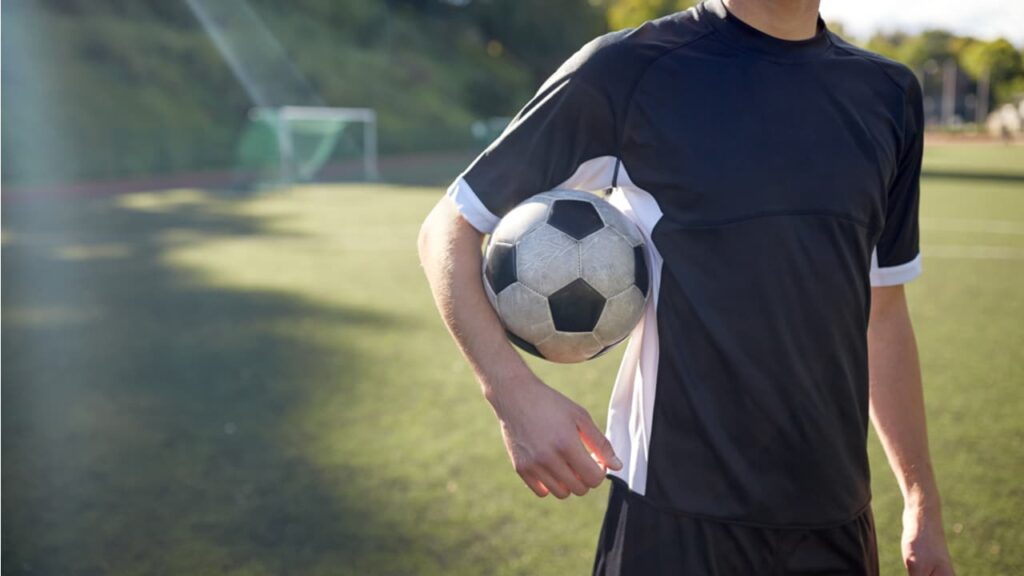 サッカー用ヘアバンドの役割や効果 人気のタイプを紹介
