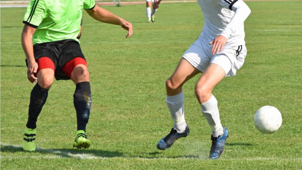 サッカー用ヘアバンドの役割や効果 人気のタイプを紹介