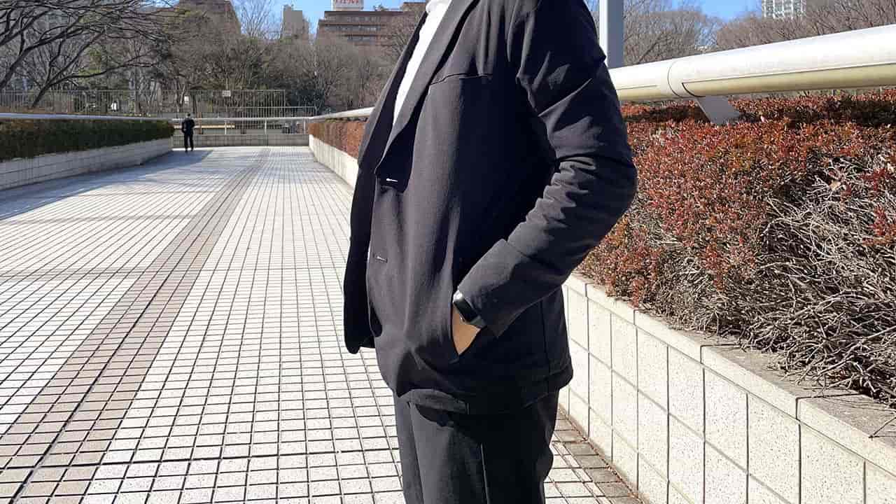 スーツの顔して中身はスポーツウェア！デサント新ジャケットの機能が