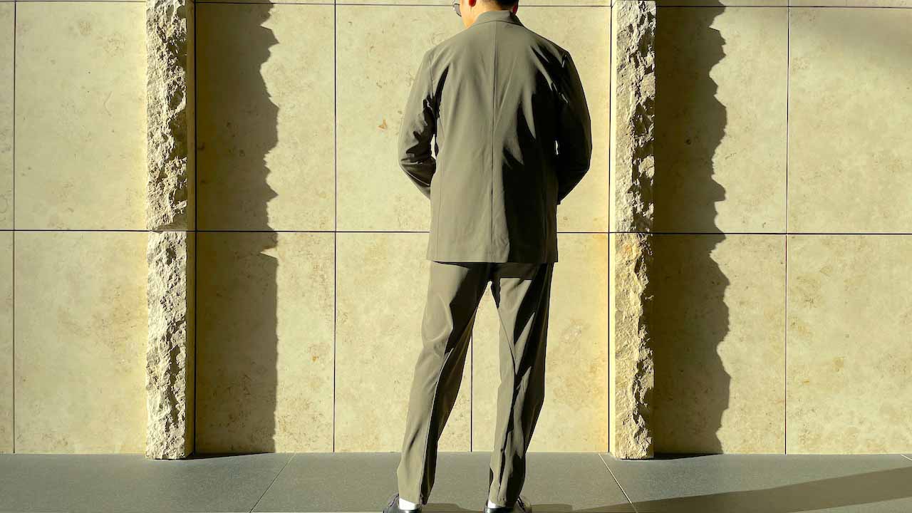 かっこいい…！アンブロの「新ビジネススーツ」が反則級にヤバい