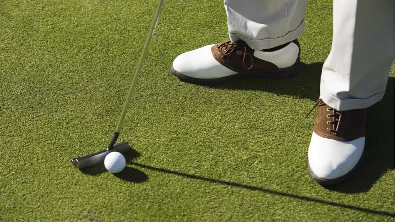 ゴルフ用シューズケースの種類や選び方、おすすめのブランドを紹介