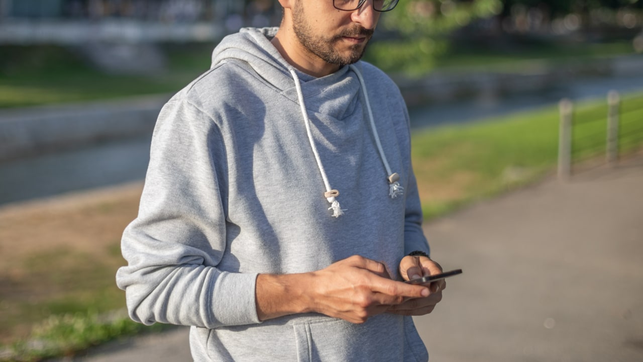 グレーのパーカーを着こなそう 種類や選び方 おすすめコーデを紹介